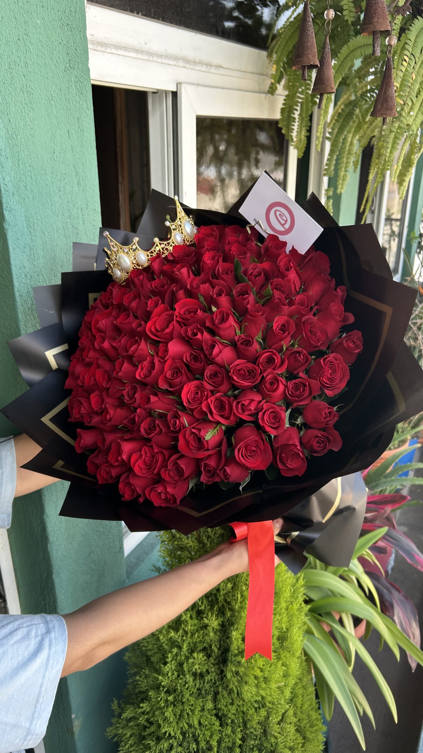 Ramo Imperial 100 Rosas - Imagen 3