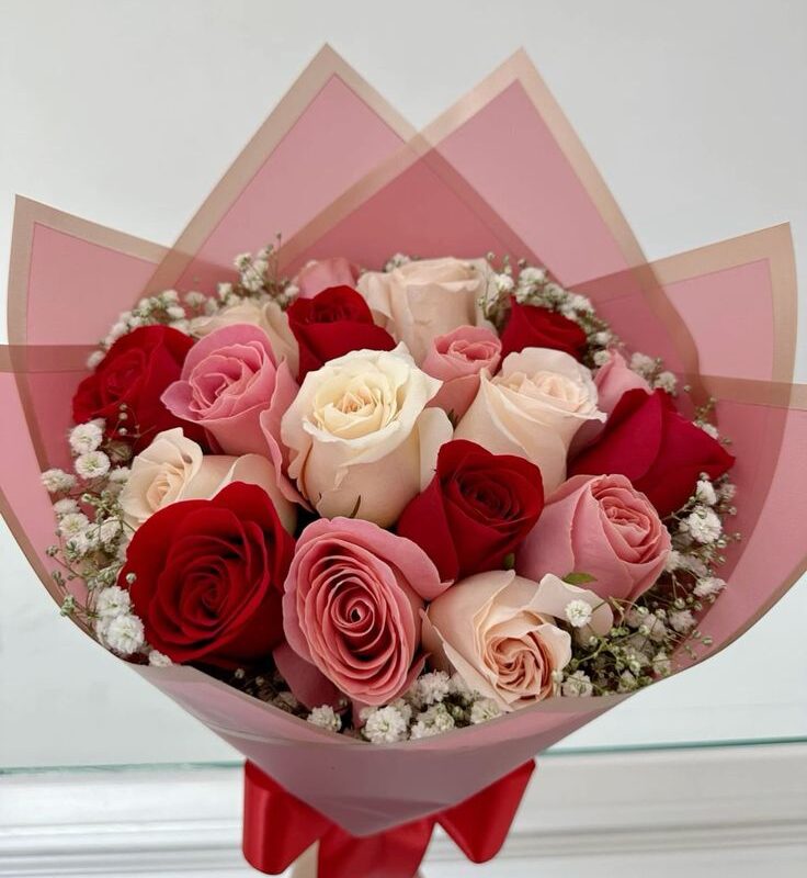 Ramo detalle dulce de 12 rosas